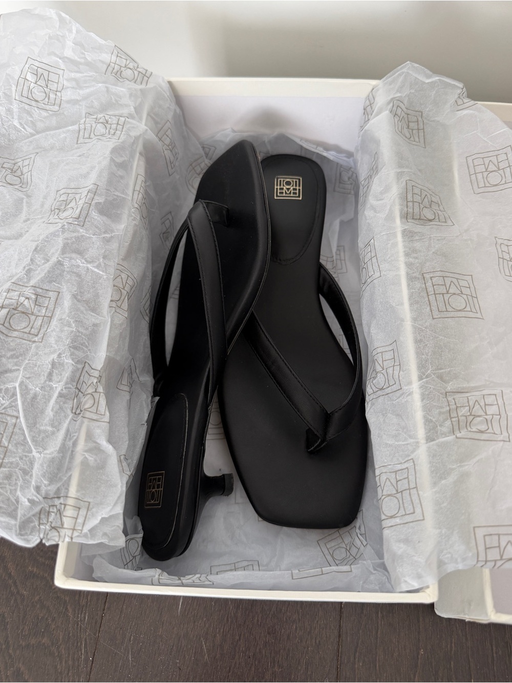 Square toe thong sandals (like new)